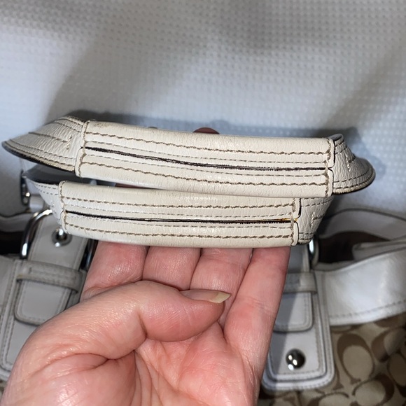 Coach Classic “C” w/White Leather Trim Large Satchel EUC w/Dustbag - Picture 3 of 11